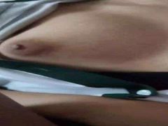 Chờ Bạn Thân Đeo Bao Cao Su Rồi Đè Ra Mà Cưỡi