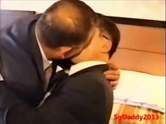 Trai Rủ Nhau Cùng Vui Vẻ Cả Ngày Lẫn Đêm